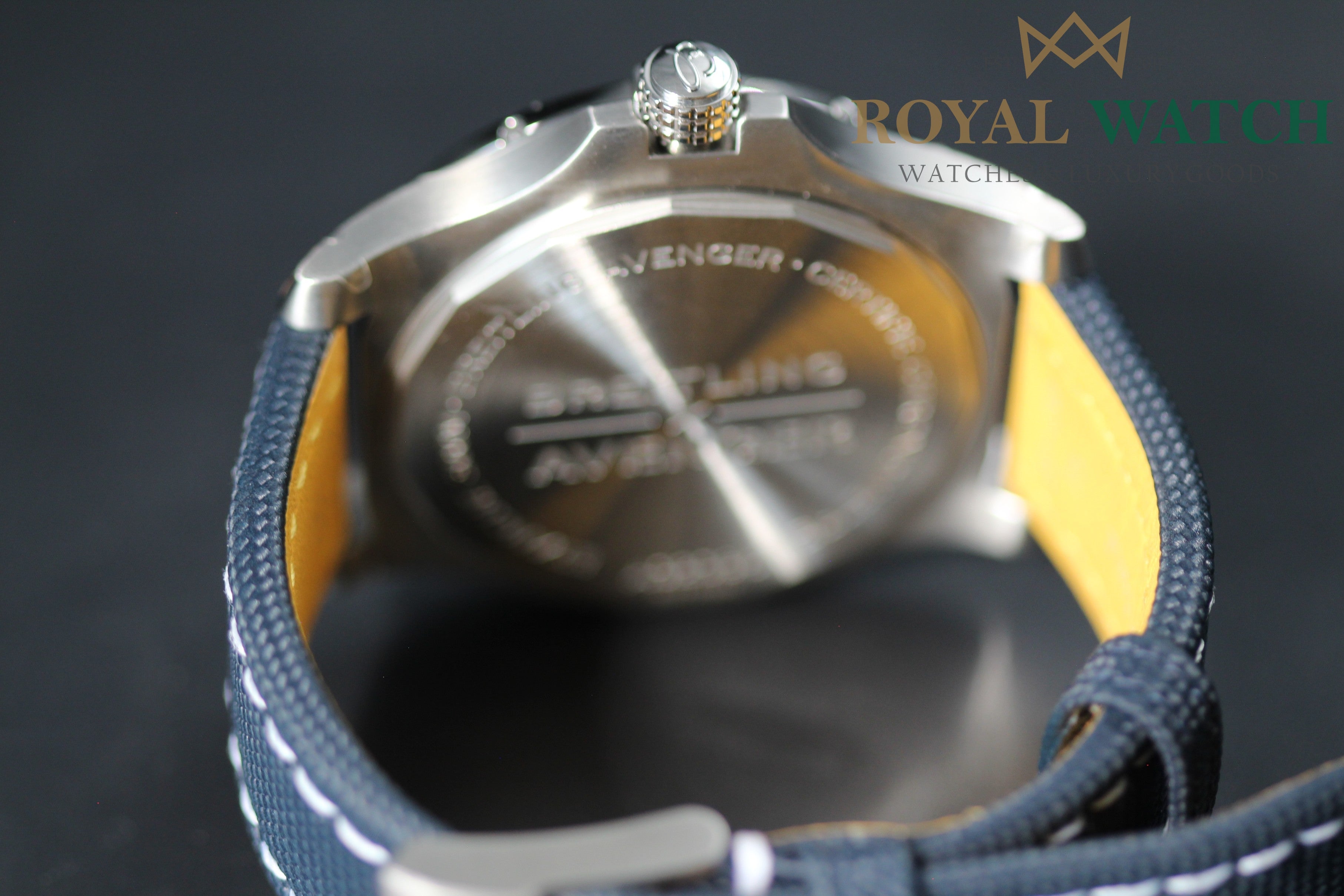 Breitling Avenger Automatic GMT 45 - A32395/101C1X1 (New)