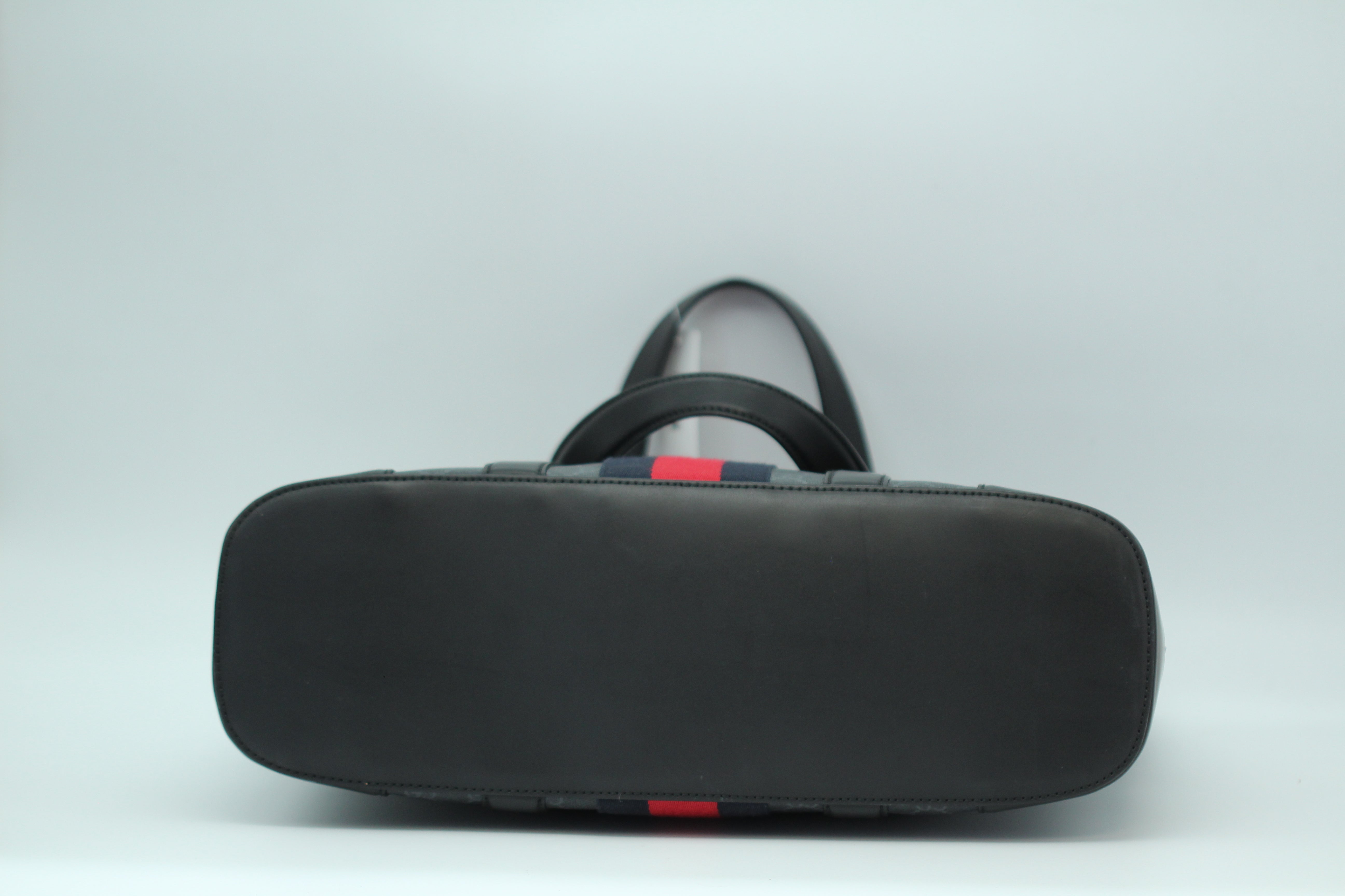 Gucci GG Supreme Tote Bag Black (Pre-Owned)