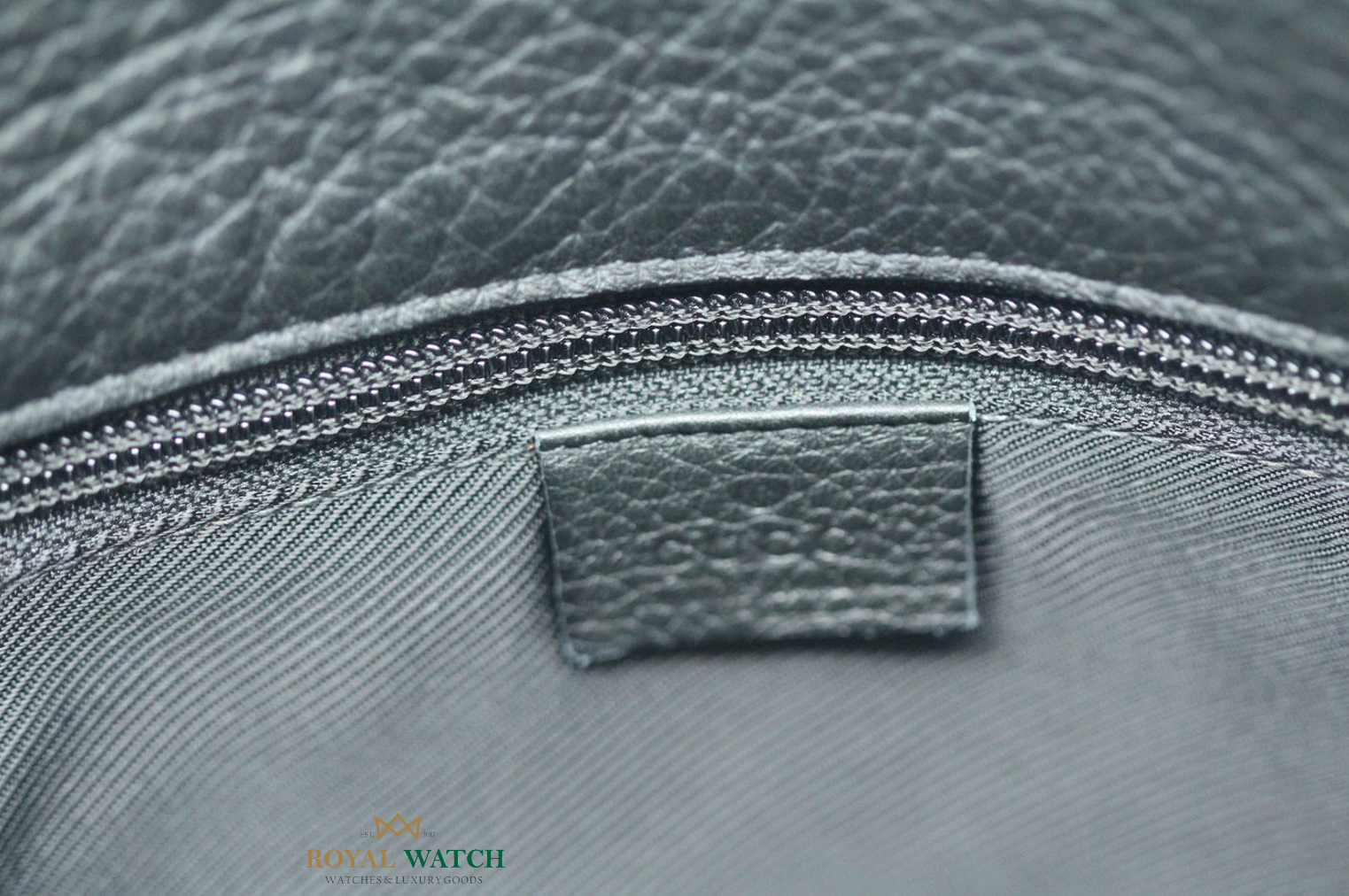 Gucci GG Supreme Shoulder Bag Black (Pre-Owned)