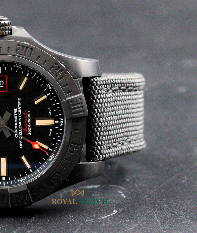 Breitling Avenger Blackbird 44 (Pre-Owned)