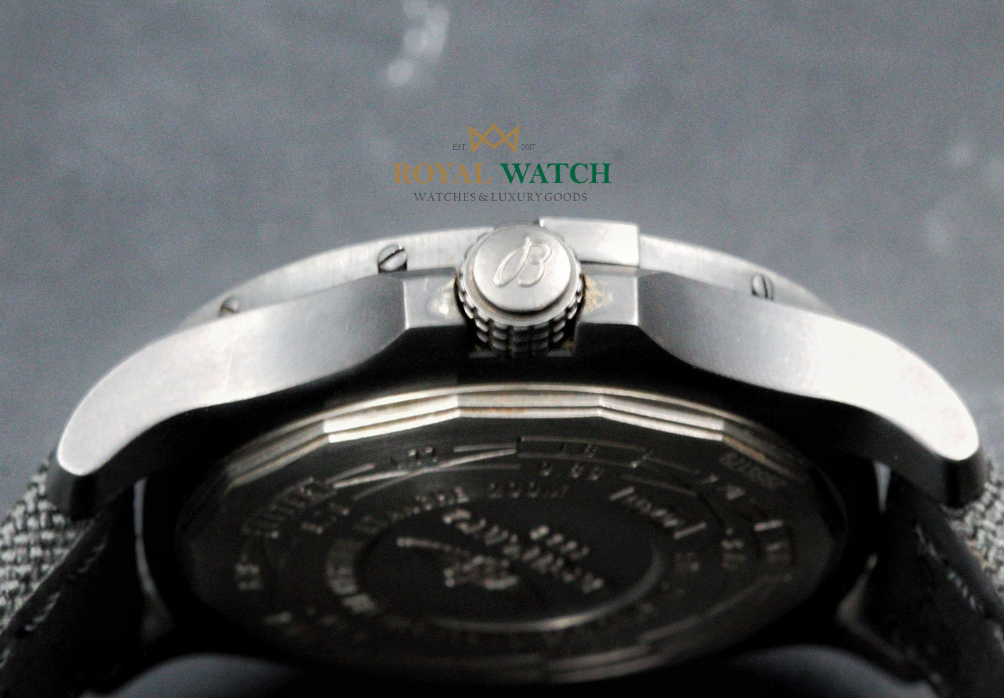 Breitling Avenger Blackbird 44 (Pre-Owned)