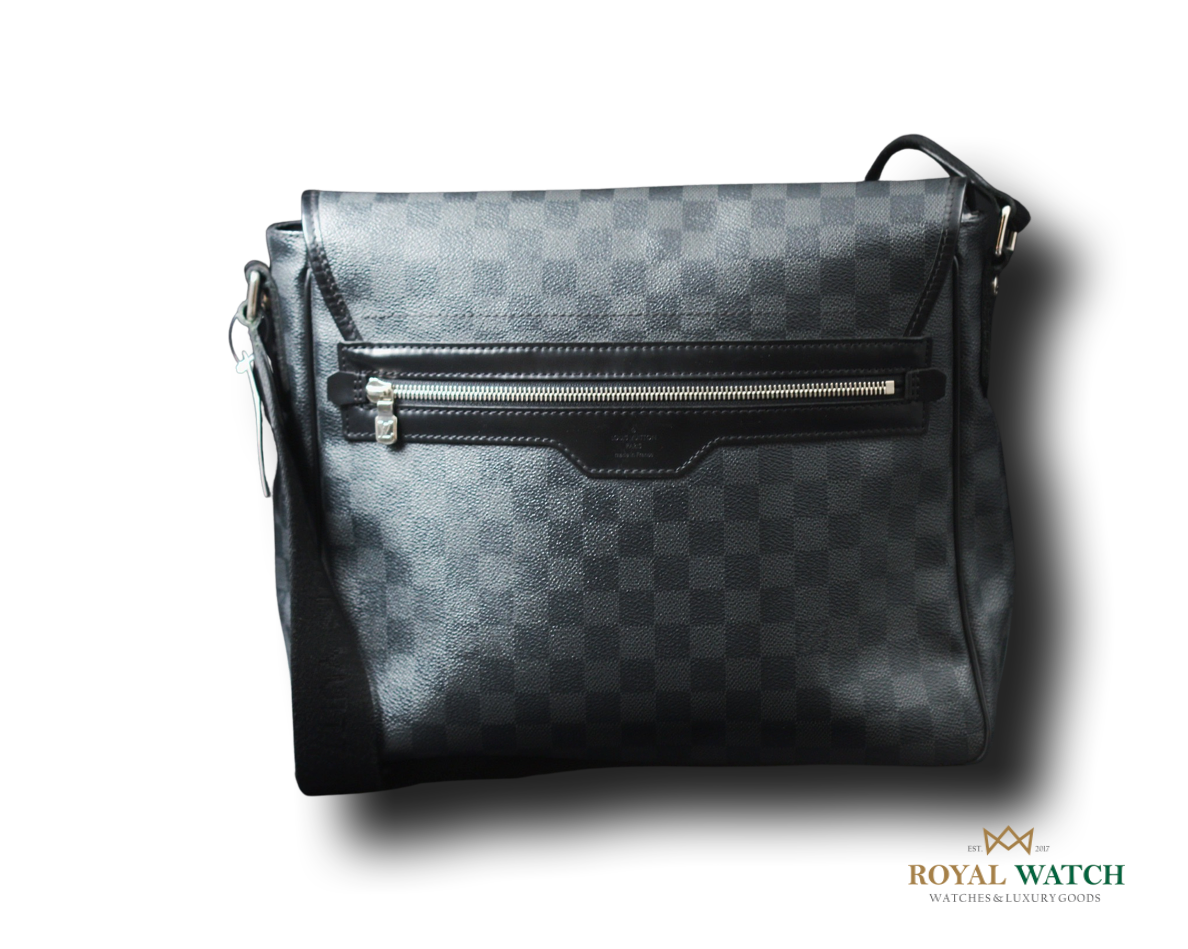 Louis Vuitton Daniel MM Crossbody Shoulder Bag (Pre-Owned)