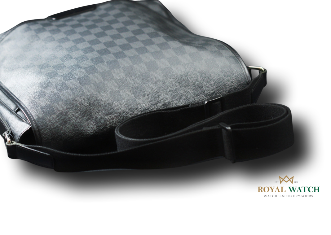 Louis Vuitton Daniel MM Crossbody Shoulder Bag (Pre-Owned)