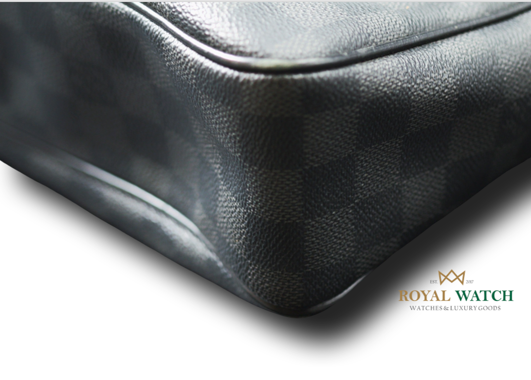 Louis Vuitton Daniel MM Crossbody Shoulder Bag (Pre-Owned)
