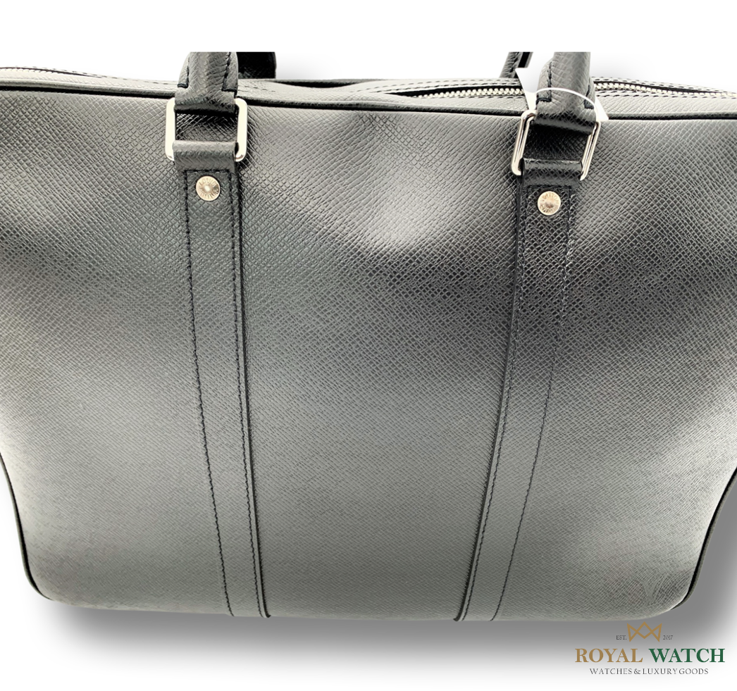 Louis Vuitton Porte-Documents Voyage PM Taiga Leather (Pre-Owned)