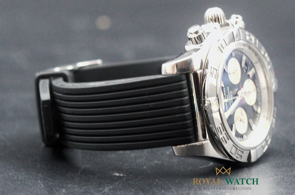 Breitling Chronomat 44 (Pre-Owned)