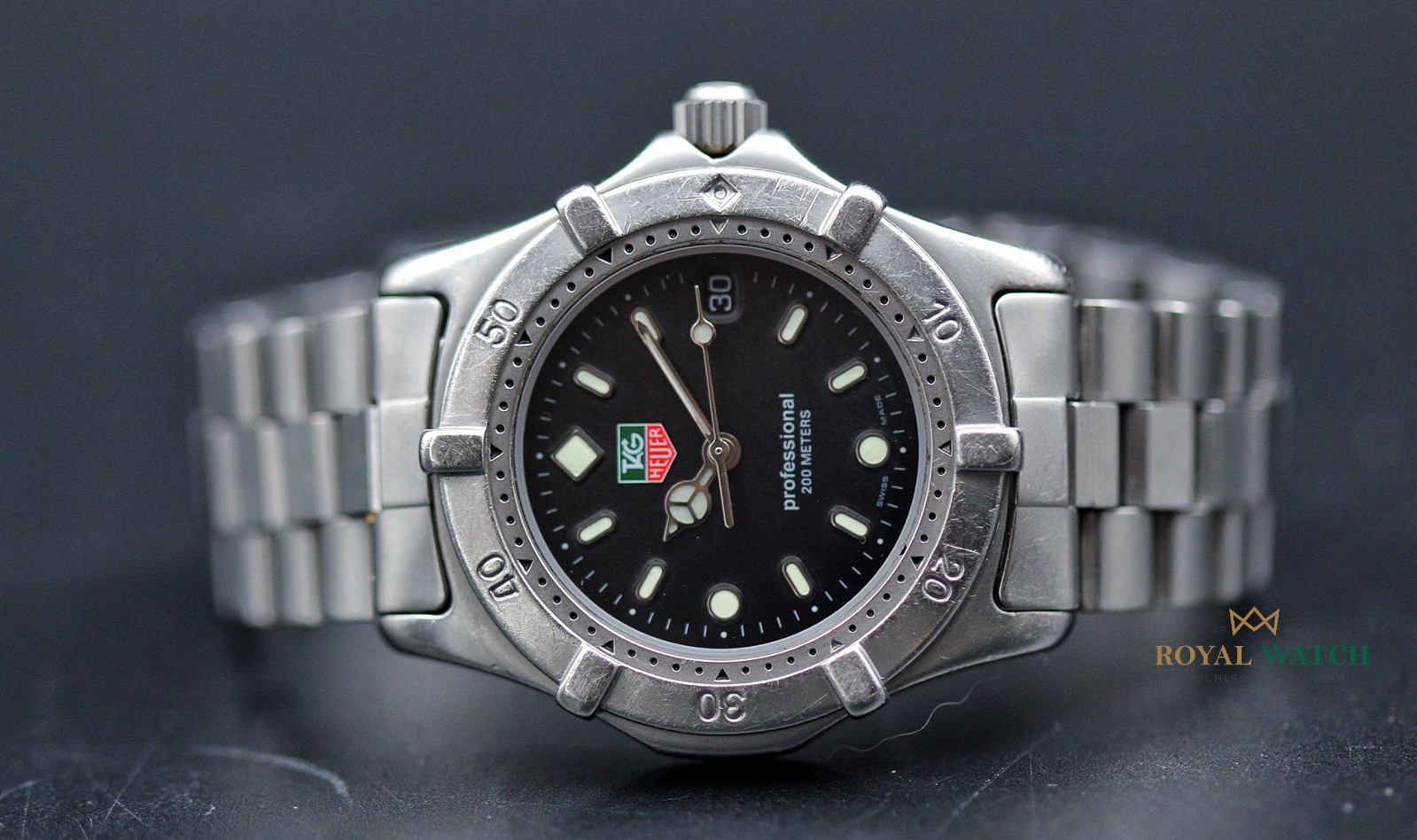 Tag Heuer Professional 2000 - WE1210 (Pre-Owned)