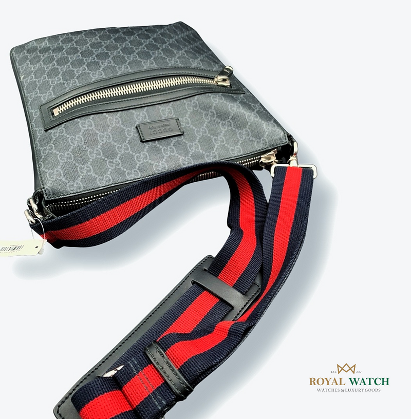 Gucci GG Supreme Square Black Messenger Bag (Pre-Owned)