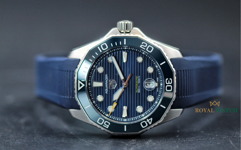 TAG Heuer Aquaracer Professional 300 Automatico 43 Mm - Orologio Subacqueo Di Lusso, Quadrante Blu Sunray, Cinturino In Gomma Blu, Vetro Zaffiro, Movimento Automatico Calibro 5 - 5
