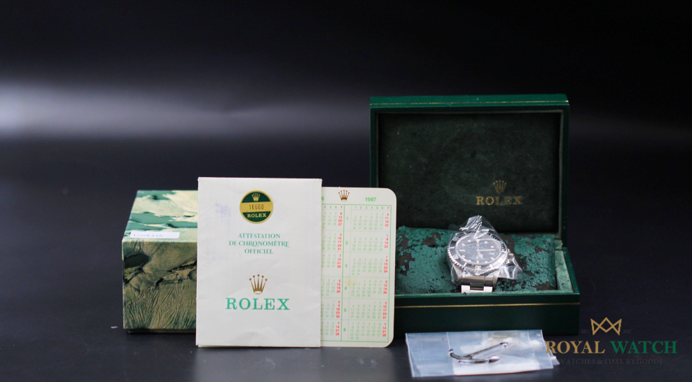 Rolex Sea-Dweller 16660 Triple Six (Pre-Owned)