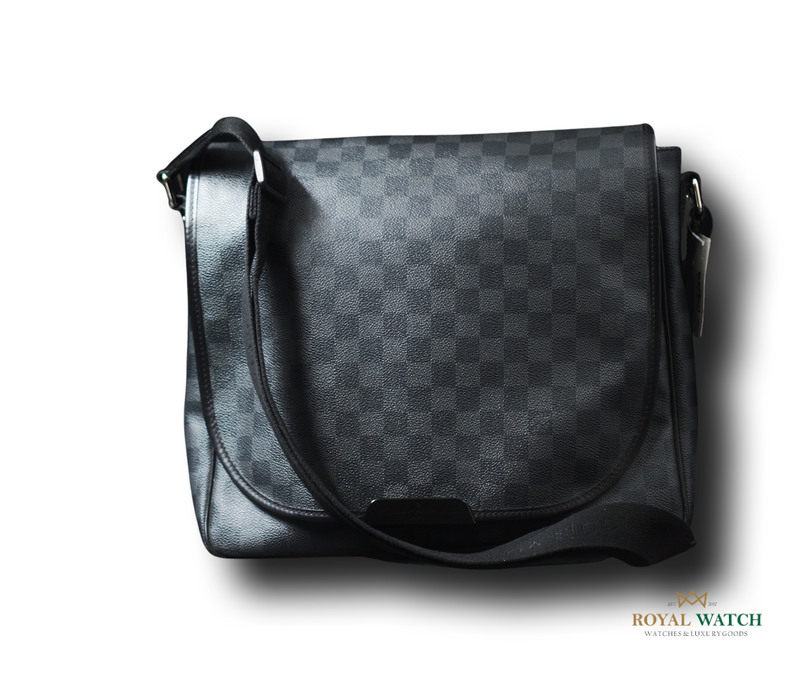 Louis Vuitton Mens Damier Graphite Daniel GM Messenger Bag Black Grey Canvas