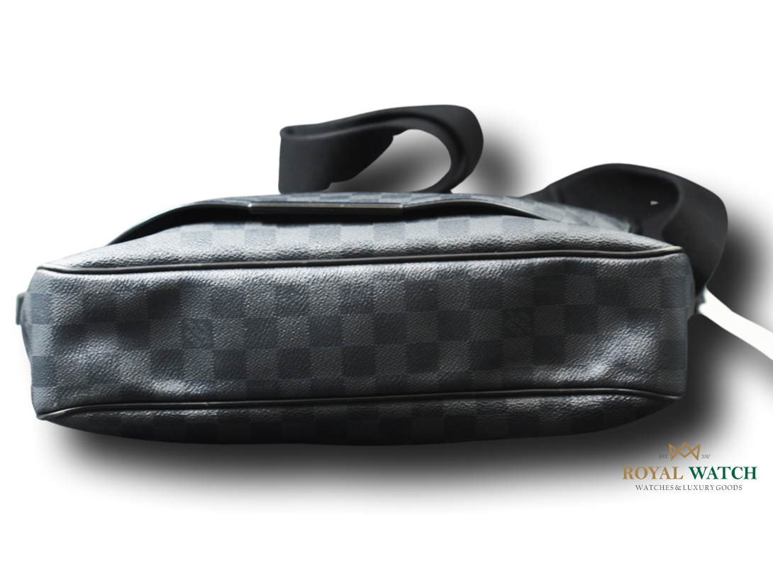 Louis Vuitton Daniel MM Crossbody Shoulder Bag (Pre-Owned)